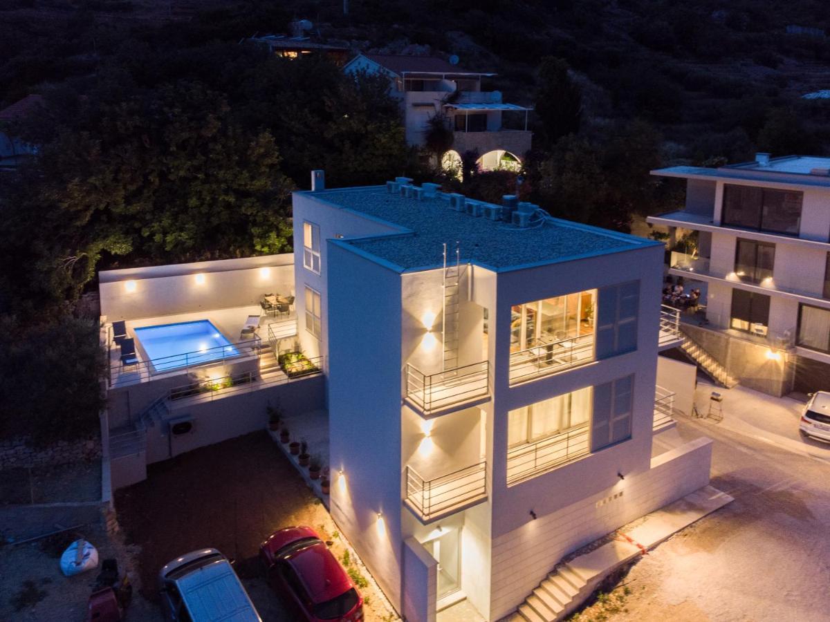 Seaside Elegance Suites คอมีชา ภายนอก รูปภาพ